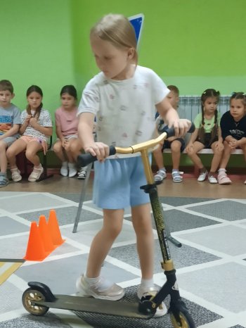 "Мы знаем правила дорожного движения"